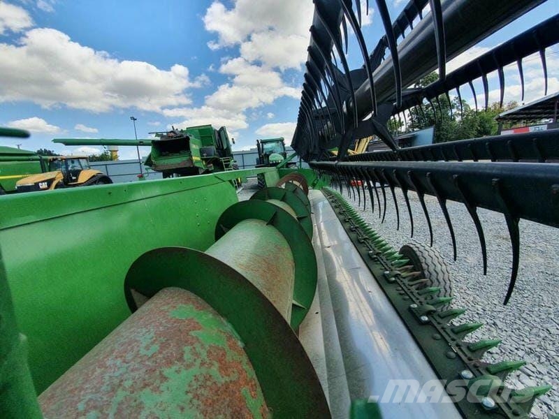 John Deere Жниварка John Deere 920F 聯合收割機頭