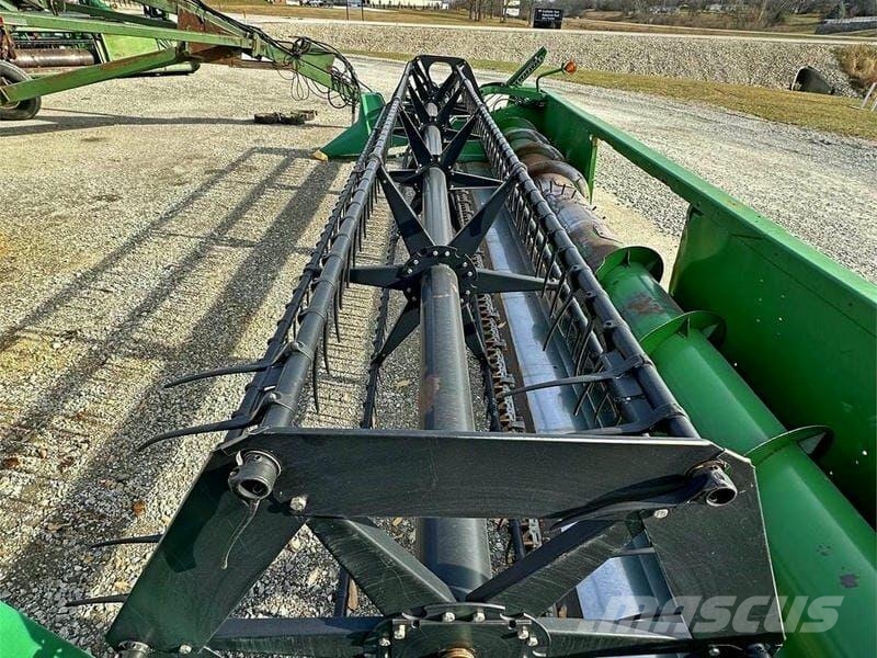 John Deere Жниварка John Deere 920F Ceifeiras debulhadoras compactas