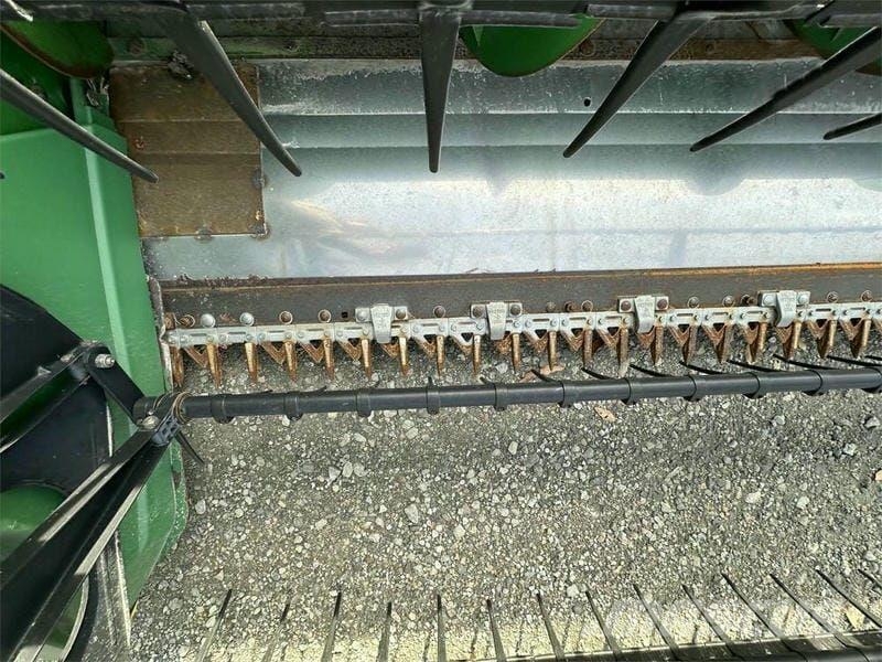 John Deere Жниварка John Deere 920F Ceifeiras debulhadoras compactas