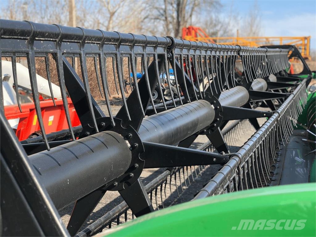 John Deere Жниварка John Deere 925F Erntevorsätze