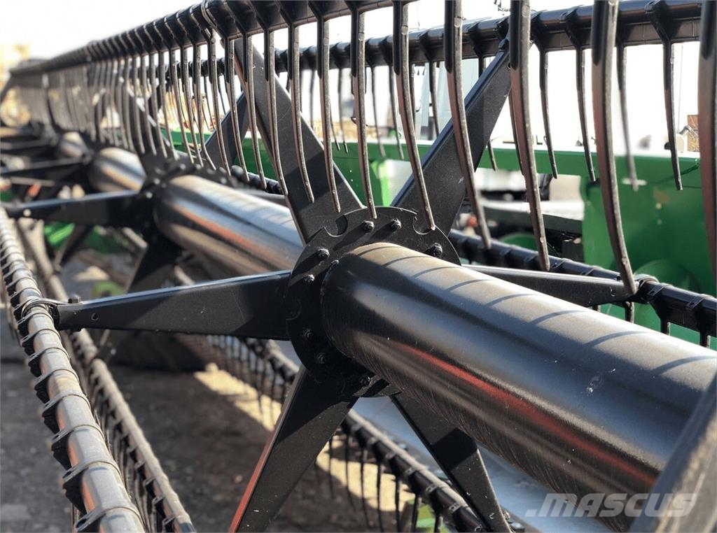 John Deere Жниварка John Deere 925F Erntevorsätze