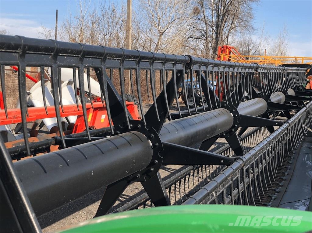 John Deere Жниварка John Deere 925F Erntevorsätze