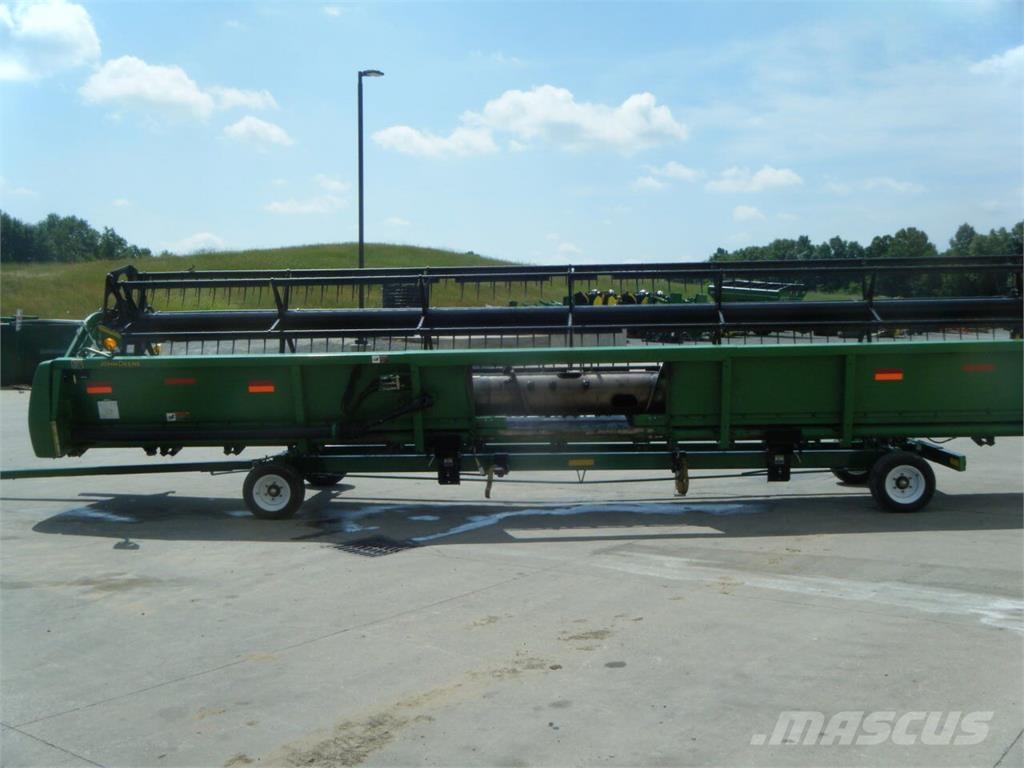 John Deere Жниварка зернова John Deere 630F (2012) 聯合收割機頭