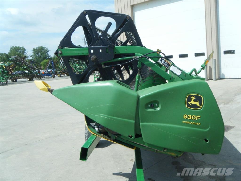 John Deere Жниварка зернова John Deere 630F (2012) 聯合收割機頭