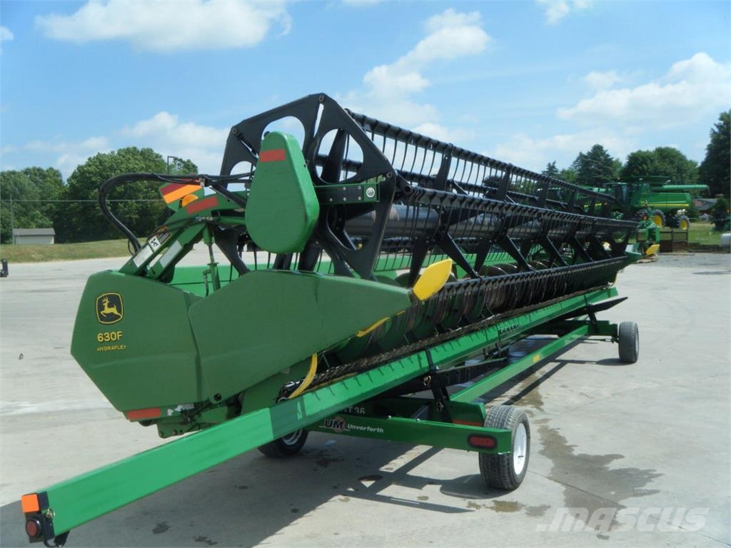 John Deere Жниварка зернова John Deere 630F (2012) 聯合收割機頭