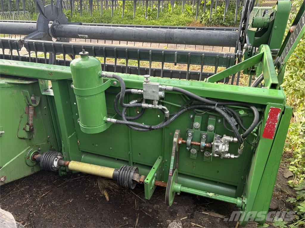John Deere Жниварка зернова John Deere 915Flex Жатки