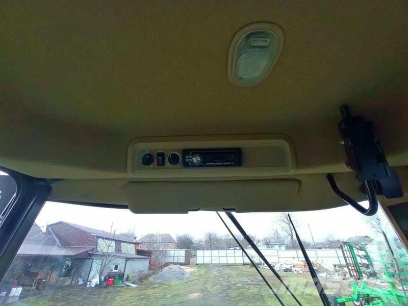 John Deere Комбайн John Deere S690i (2010) 联合收割机