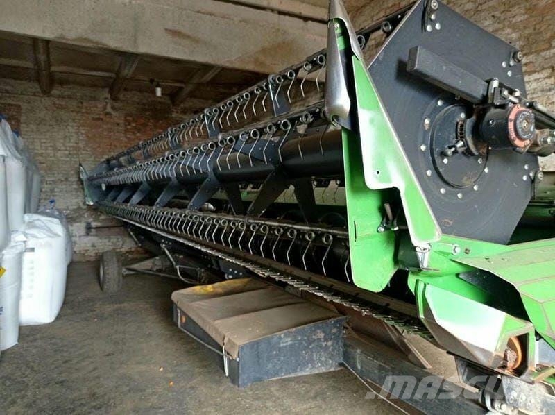 John Deere Комбайн John Deere S690i (2010) 联合收割机
