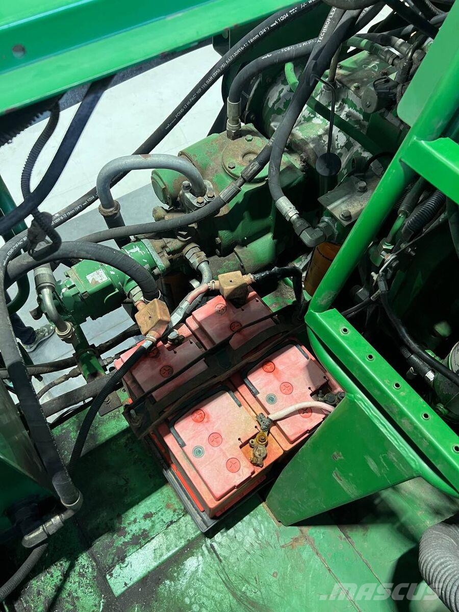 John Deere Комбайн John Deere 9880STS (2004) Kombajni