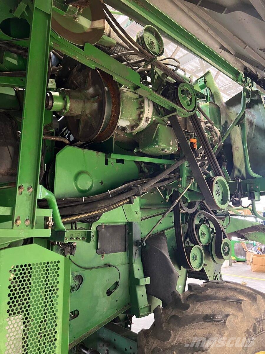 John Deere Комбайн John Deere 9880STS (2004) Kombajni