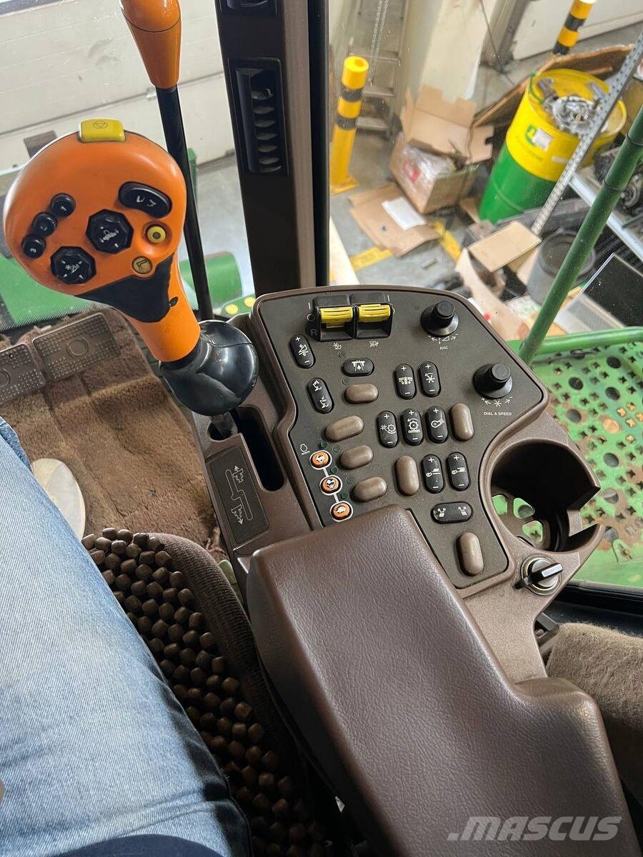 John Deere Комбайн John Deere 9880STS (2004) Kombajni