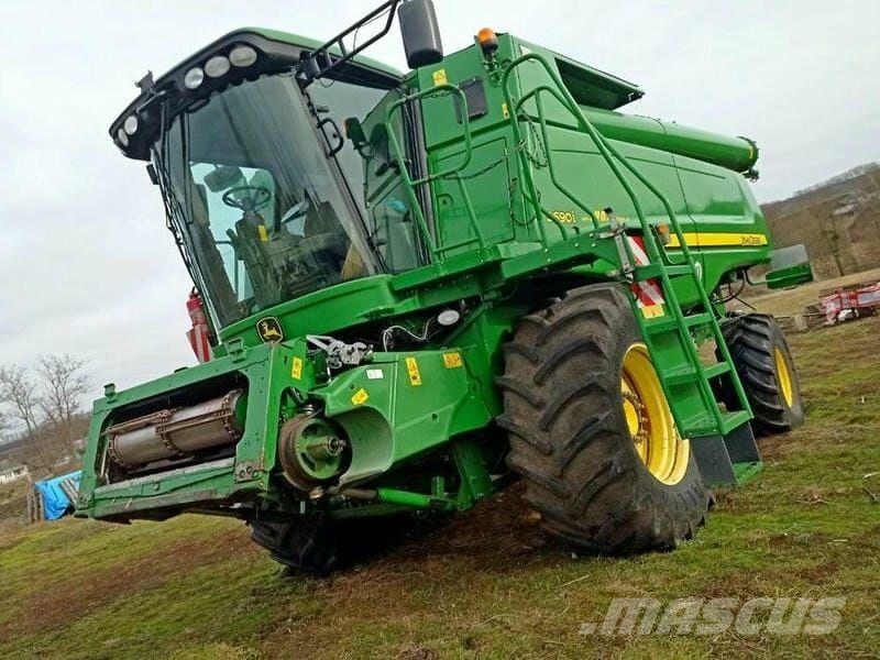 John Deere Комбайн John Deere S690i (2010) 联合收割机
