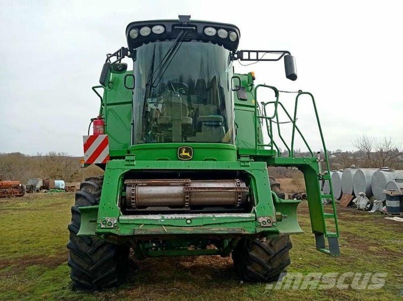 John Deere Комбайн John Deere S690i (2010) 联合收割机