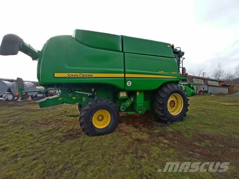 John Deere Комбайн John Deere S690i (2010) 联合收割机