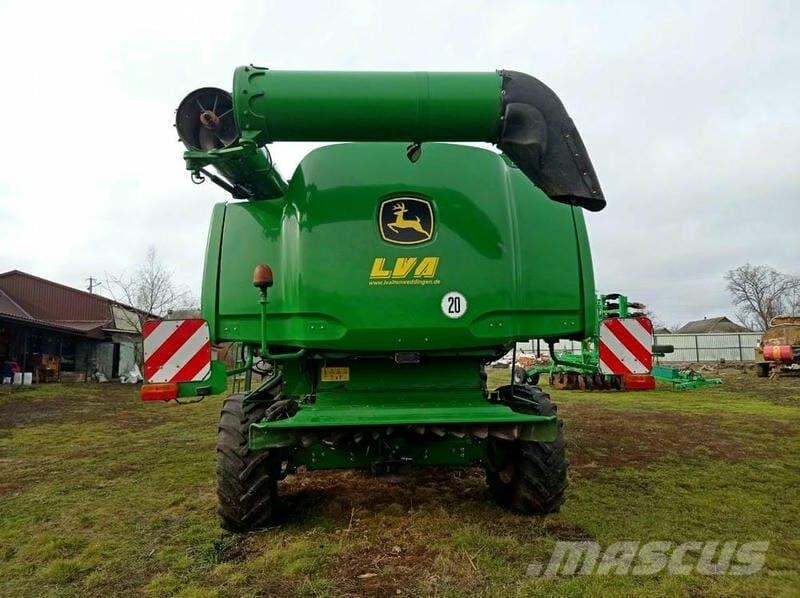 John Deere Комбайн John Deere S690i (2010) 联合收割机