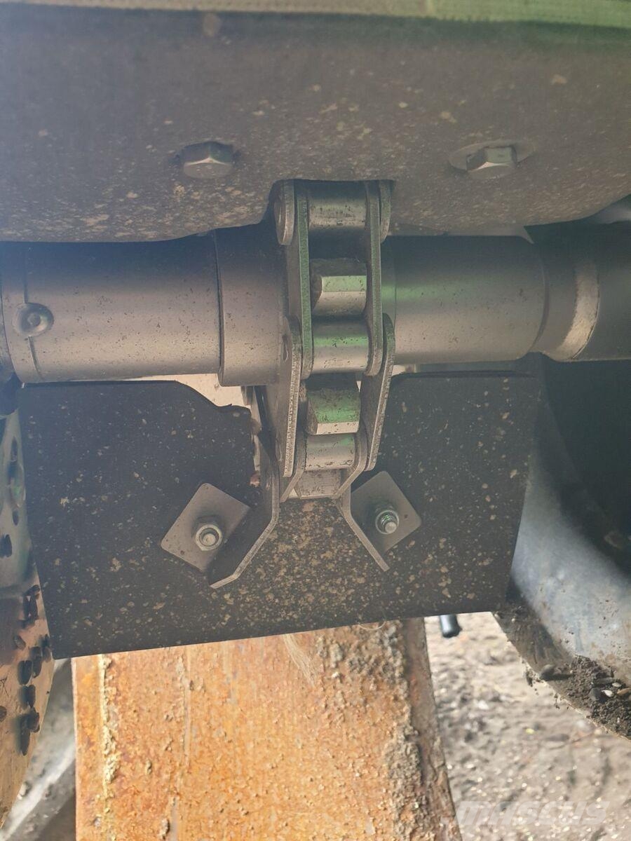 John Deere Комбайн John Deere S680i (2012) 联合收割机
