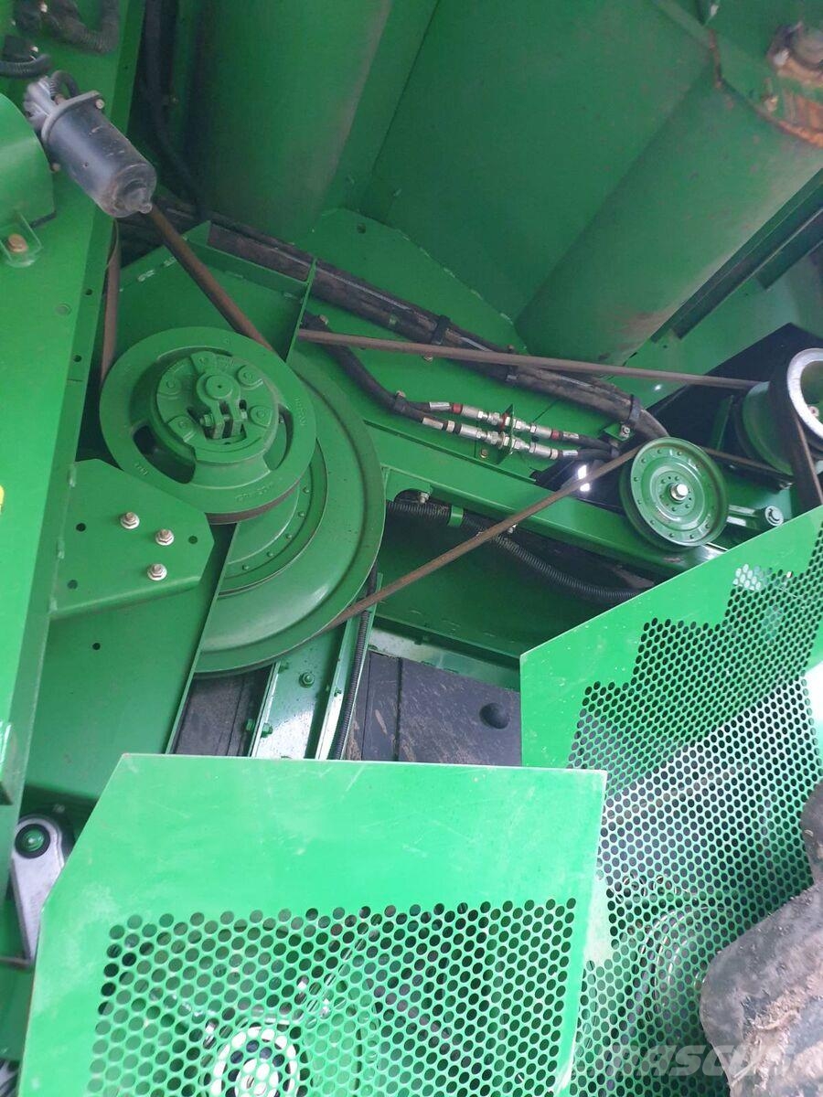 John Deere Комбайн John Deere S680i (2012) 联合收割机