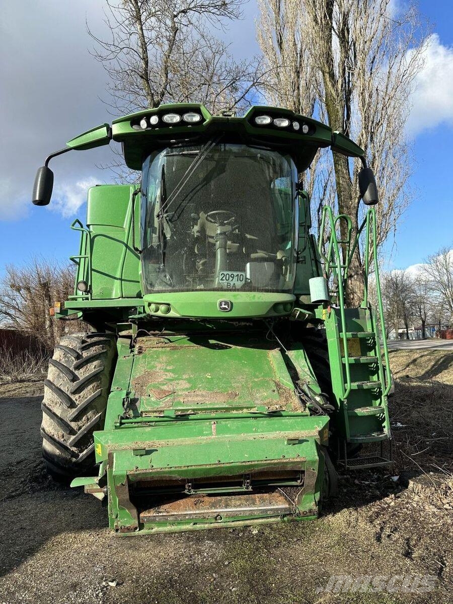 John Deere Комбайн John Deere T670i (2013) 联合收割机