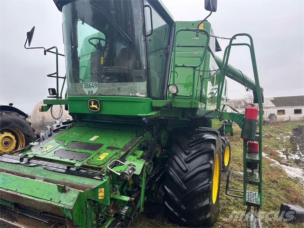 John Deere Комбайн John Deere 9660 WTS (2002) 联合收割机