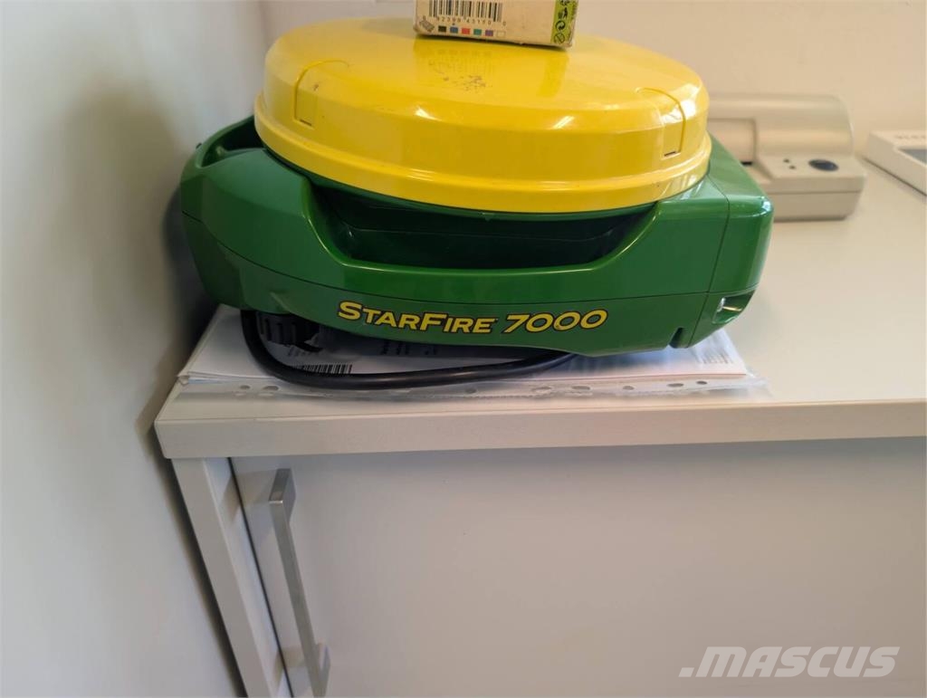 John Deere Комбайн John Deere S780 (2022) 联合收割机