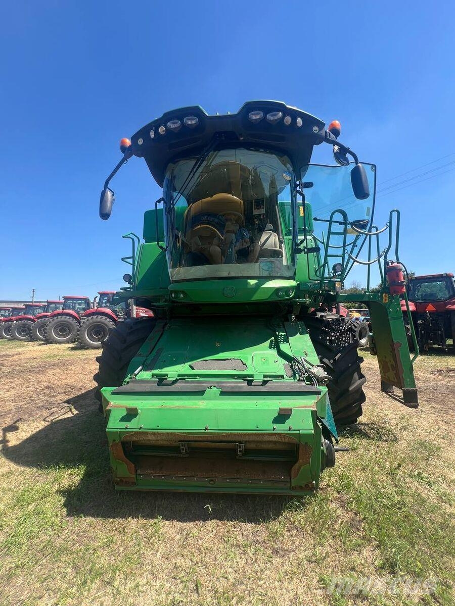 John Deere Комбайн John Deere W650i (2012) 联合收割机