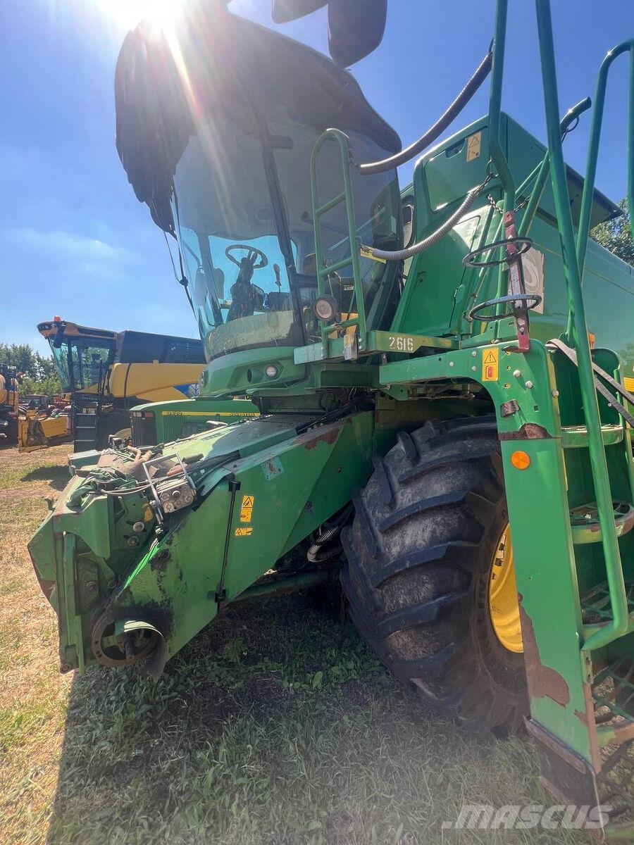 John Deere Комбайн John Deere W650i (2012) 联合收割机