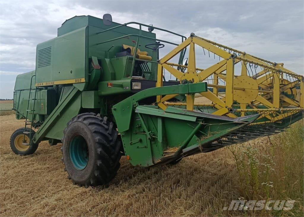 John Deere Комбайн John Deere 952 (1983) Kombajni