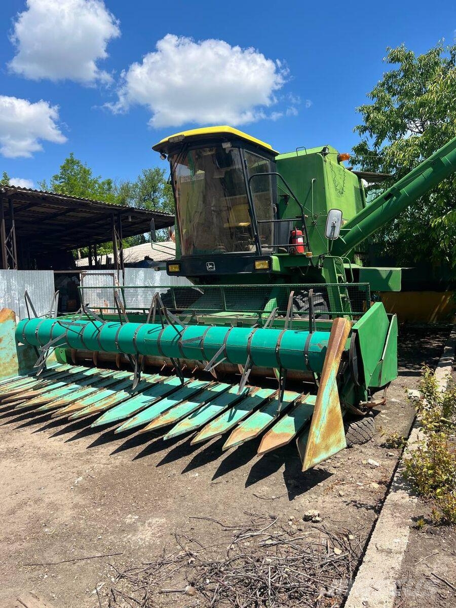 John Deere Комбайн John Deere 1075 Kombajni