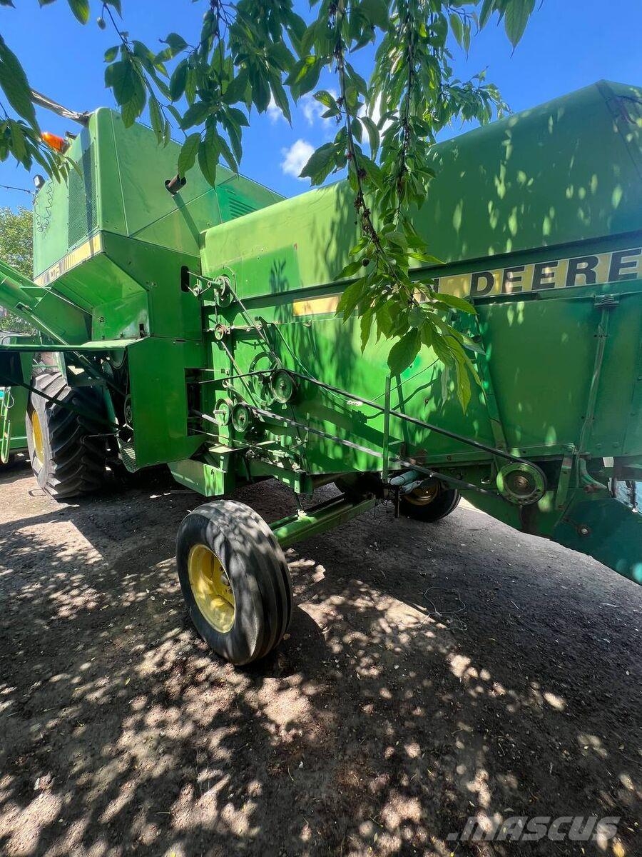 John Deere Комбайн John Deere 1075 Kombajni