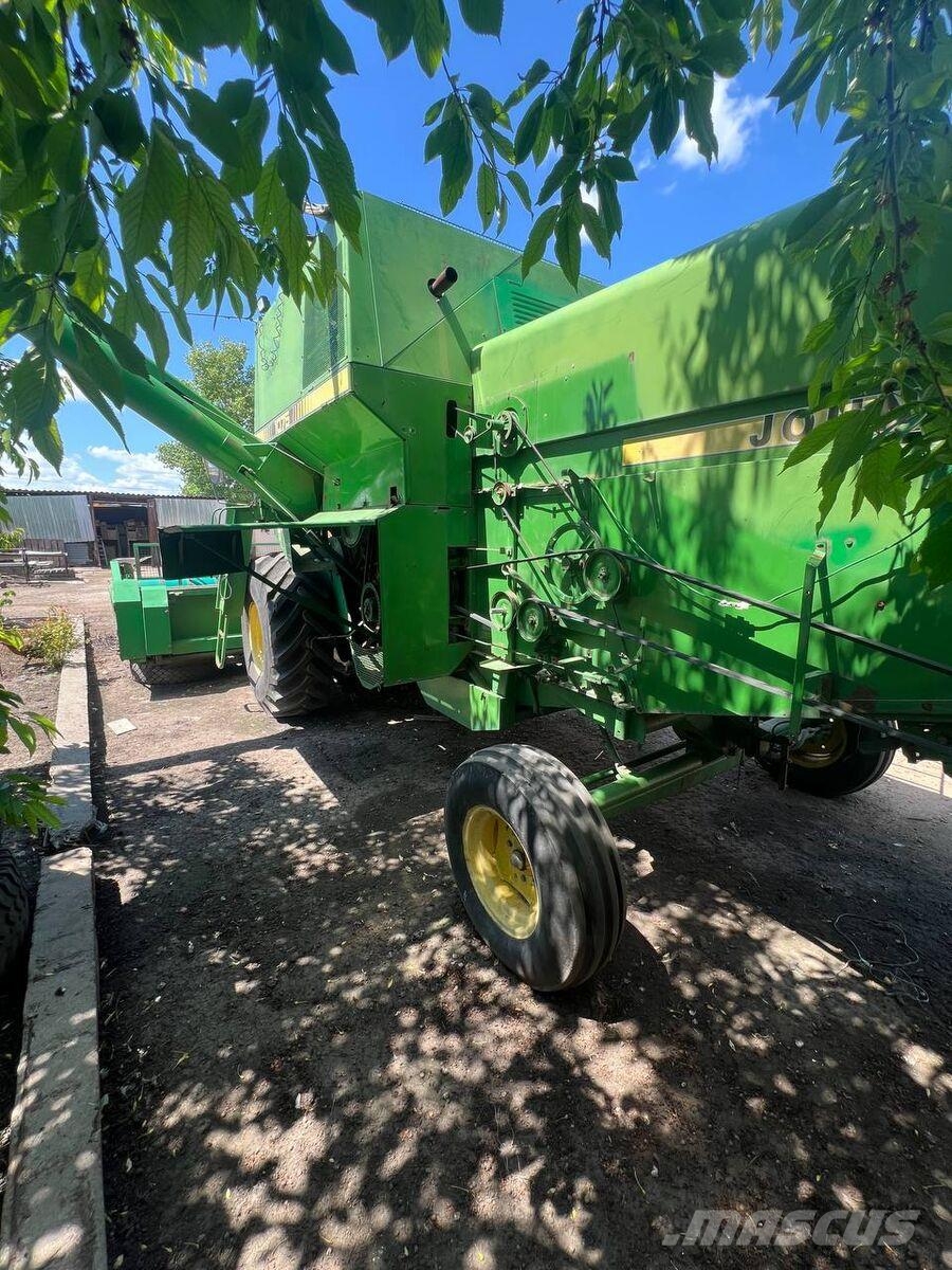 John Deere Комбайн John Deere 1075 Kombajni
