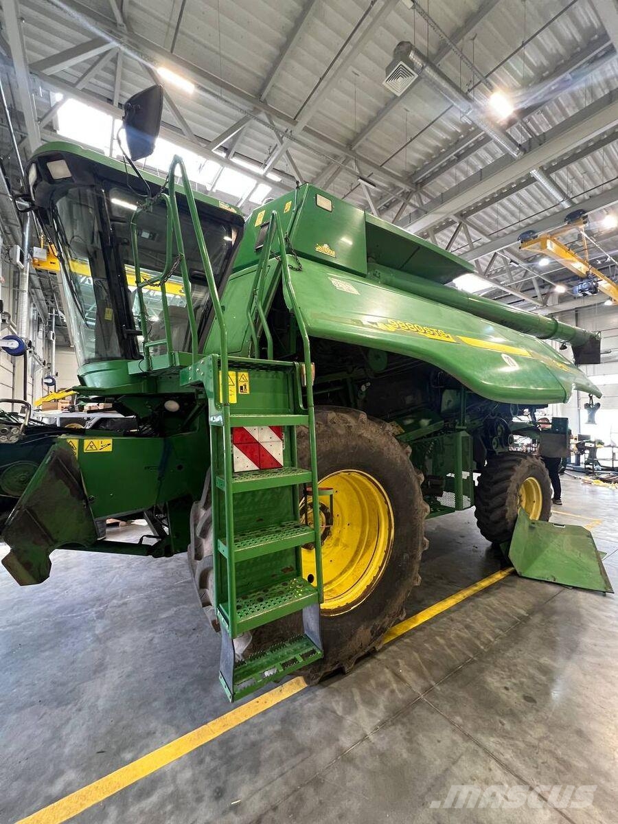 John Deere Комбайн John Deere 9880STS (2004) Kombajni