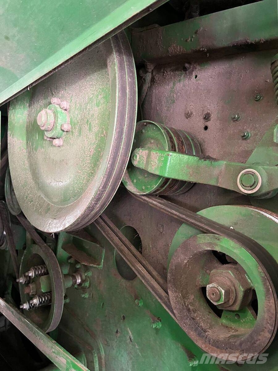 John Deere Комбайн John Deere 9880STS (2004) Kombajni