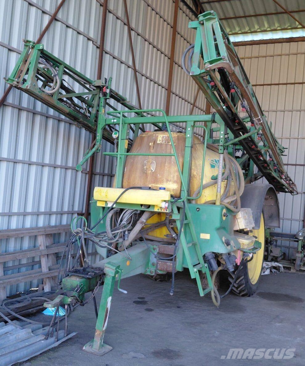John Deere Причіпний обприскувач John Deere 732 (2009) Pulverizadores arrastrados