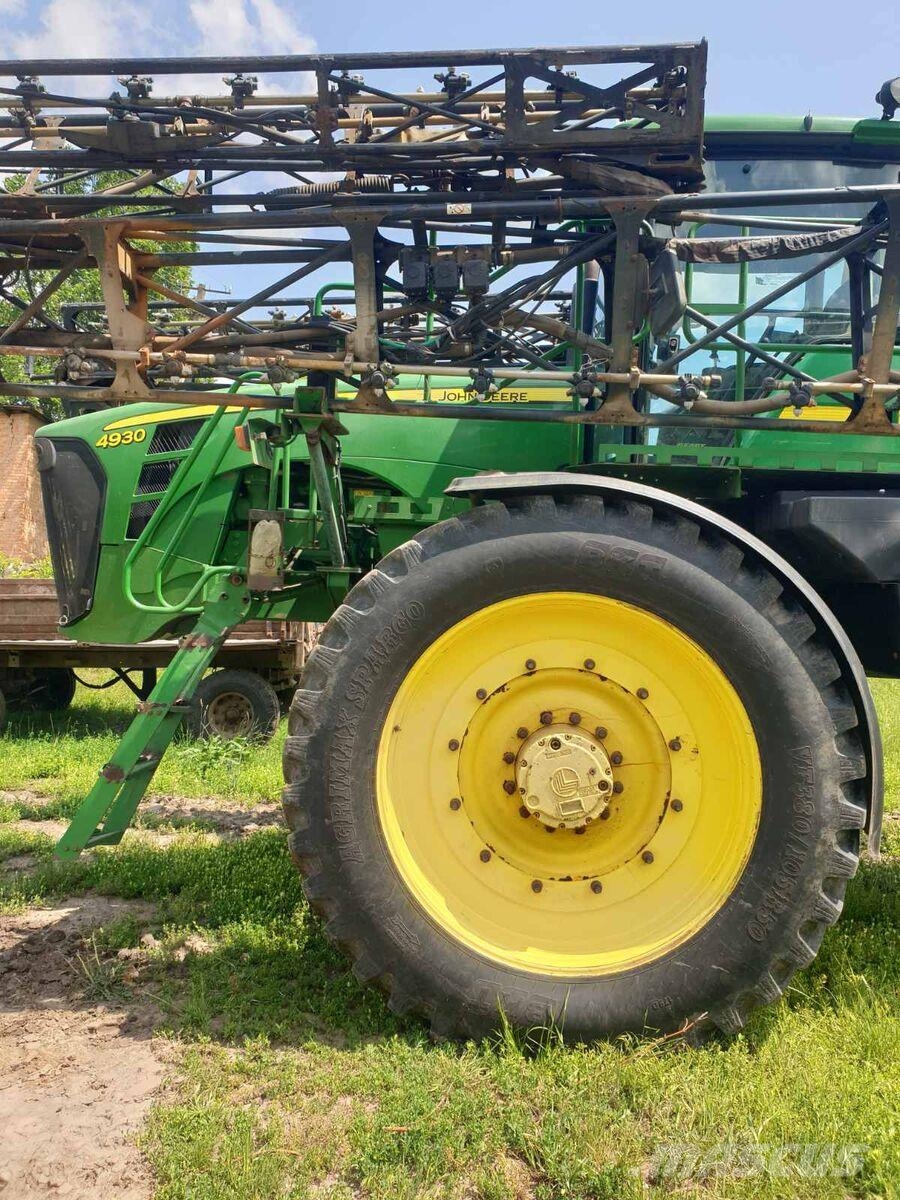 John Deere Самохідний обприскувач John Deere 4930 (2011) Pulverizadores Automotrizes