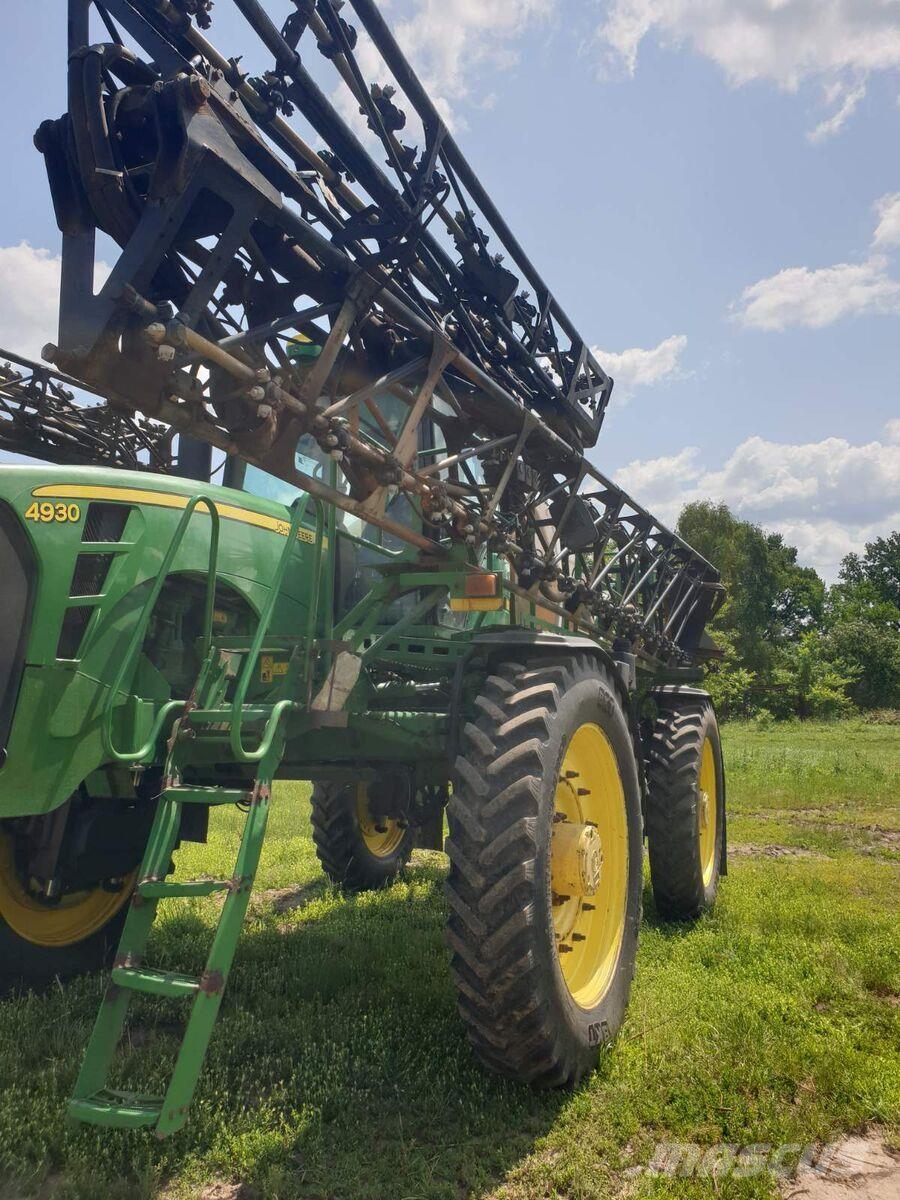 John Deere Самохідний обприскувач John Deere 4930 (2011) Pulverizadores Automotrizes