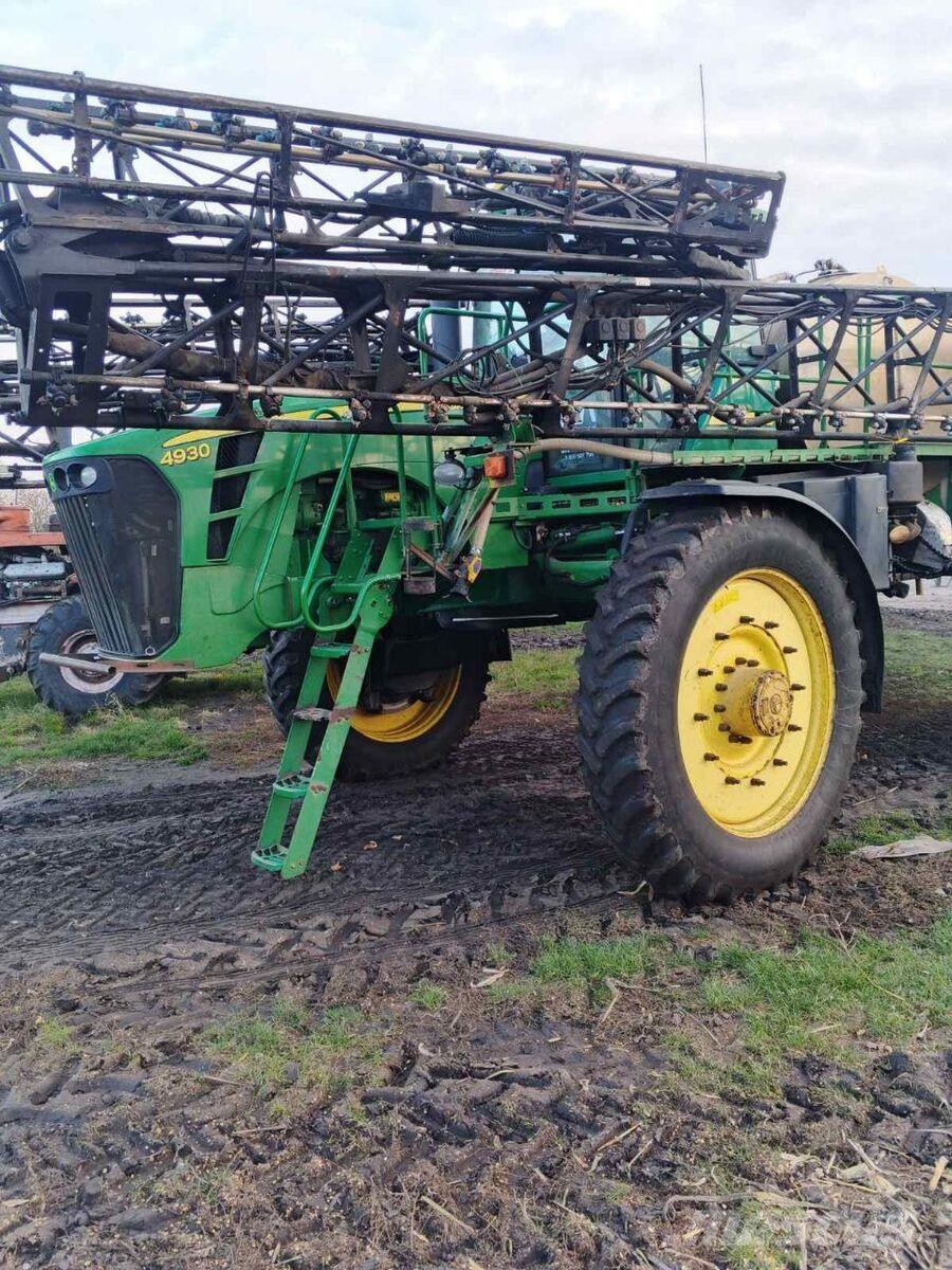 John Deere Самохідний обприскувач John Deere 4930 (2011) Pulverizadores Automotrizes