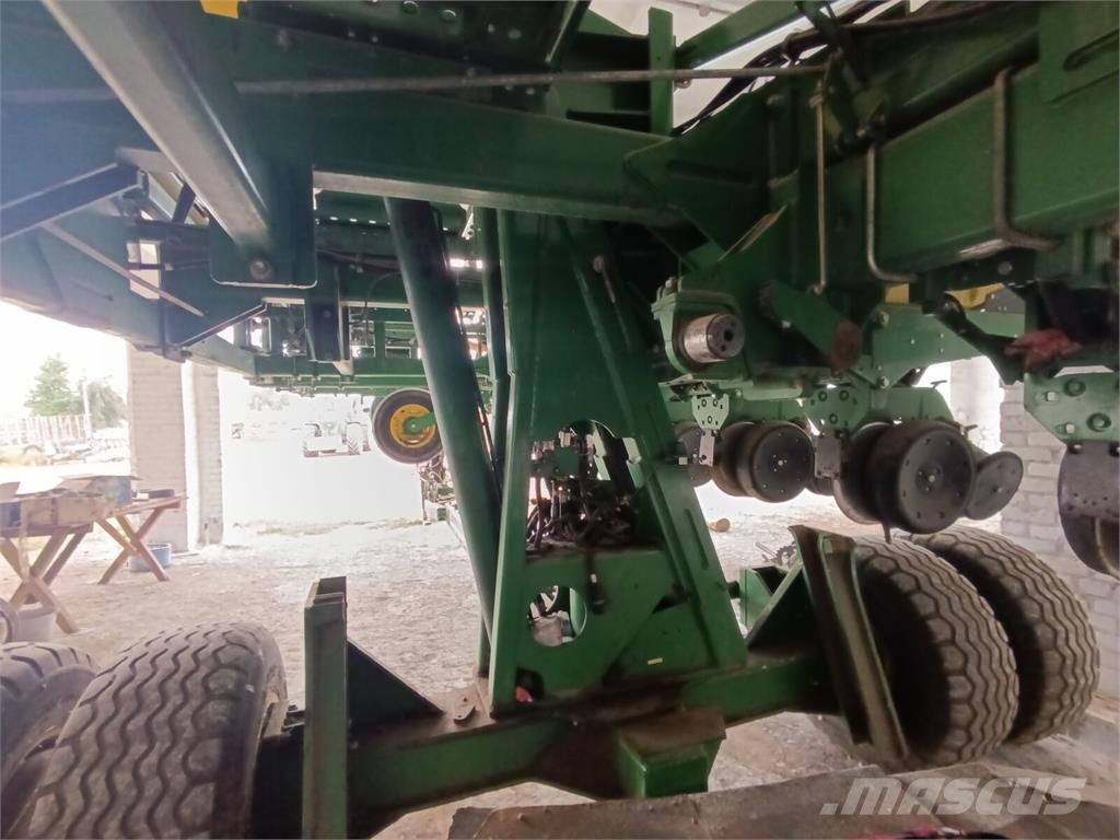 John Deere Сівалка точного висіву John Deere 1745 (2014) Natančne sejalnice