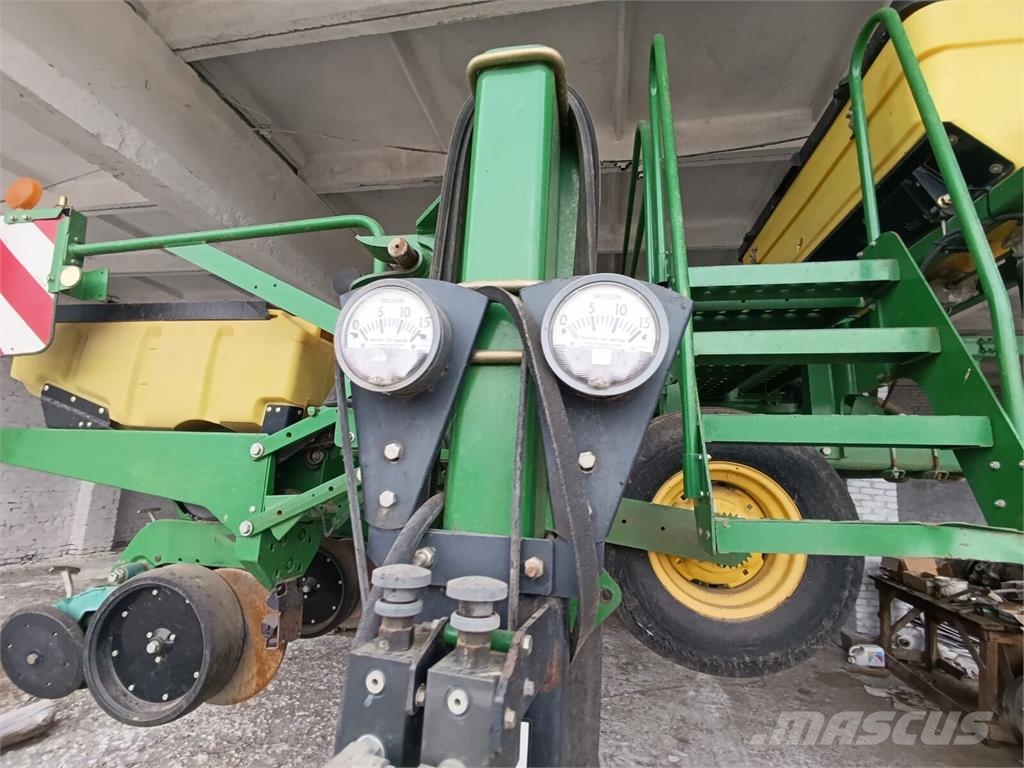 John Deere Сівалка точного висіву John Deere 1745 (2014) Natančne sejalnice