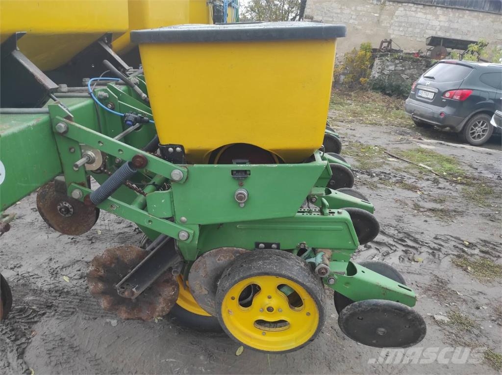 John Deere Сівалка John Deere 7000 Natančne sejalnice