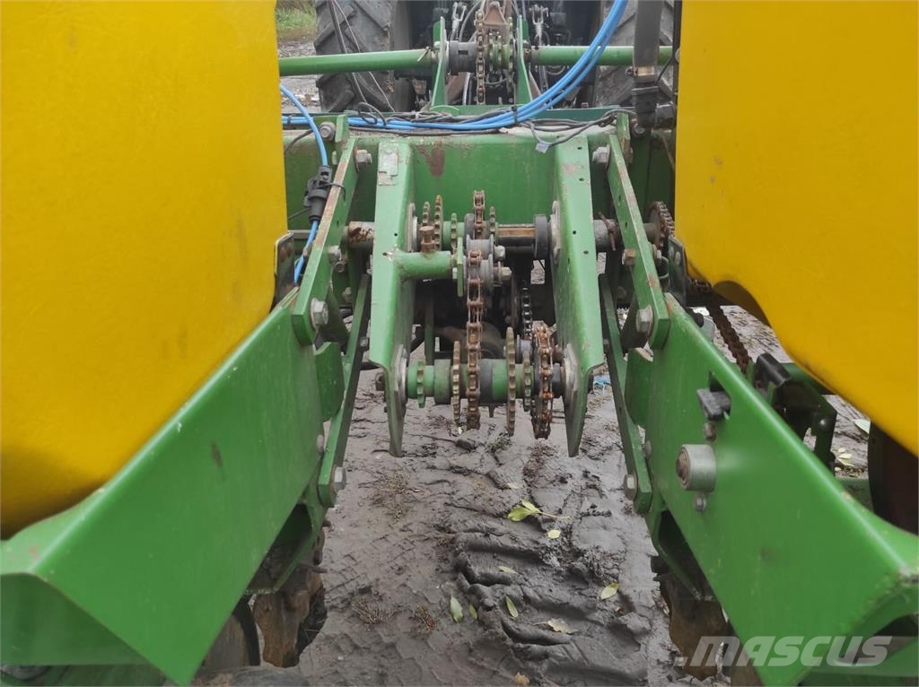 John Deere Сівалка John Deere 7000 Natančne sejalnice