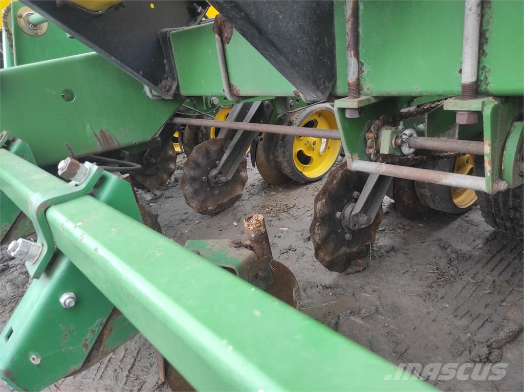 John Deere Сівалка John Deere 7000 Natančne sejalnice