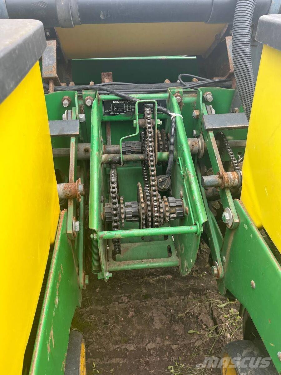 John Deere Сівалка John Deere 7200 Natančne sejalnice