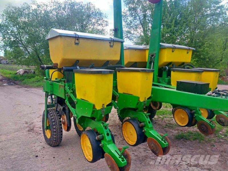 John Deere Сівалка пневматична John Deere 7200 Sejalnice