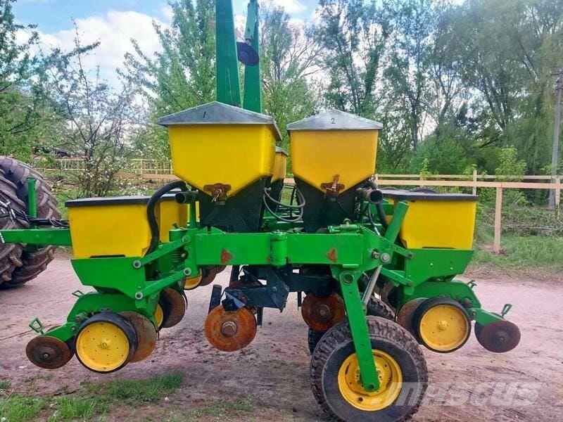 John Deere Сівалка пневматична John Deere 7200 Sejalnice