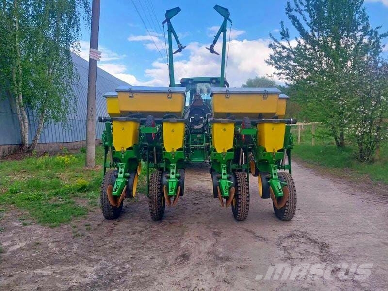 John Deere Сівалка пневматична John Deere 7200 Sejalnice