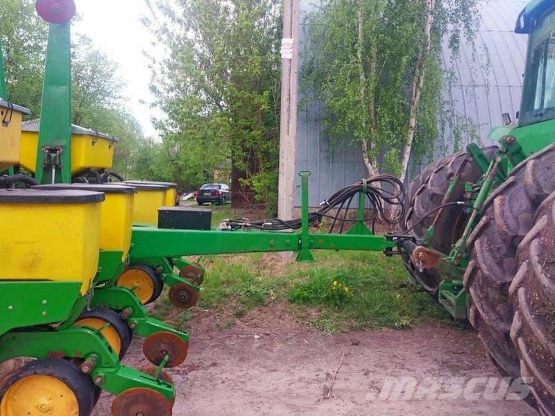 John Deere Сівалка пневматична John Deere 7200 Sejalnice