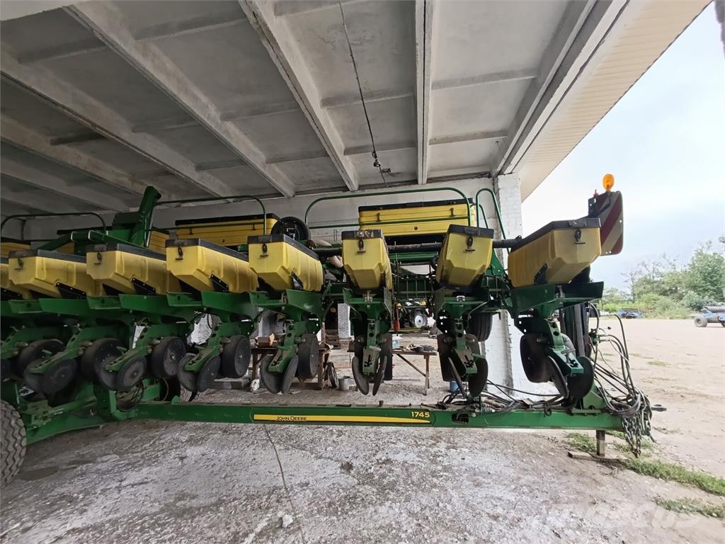 John Deere Сівалка точного висіву John Deere 1745 (2014) Natančne sejalnice