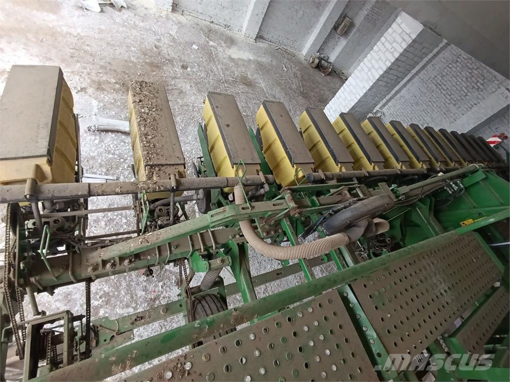 John Deere Сівалка точного висіву John Deere 1745 (2014) Natančne sejalnice