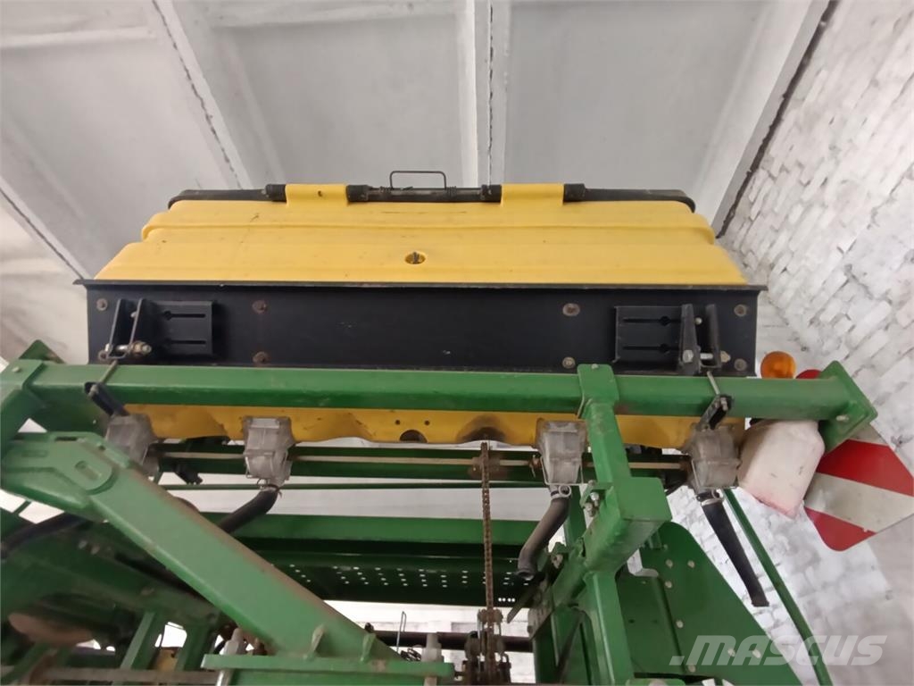 John Deere Сівалка точного висіву John Deere 1745 (2014) Natančne sejalnice