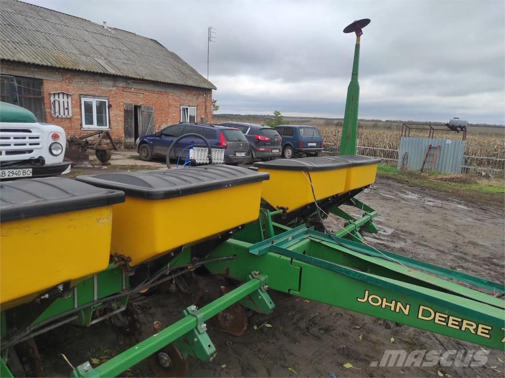 John Deere Сівалка John Deere 7000 Natančne sejalnice